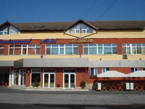 Отель Motel Maestro  Дева